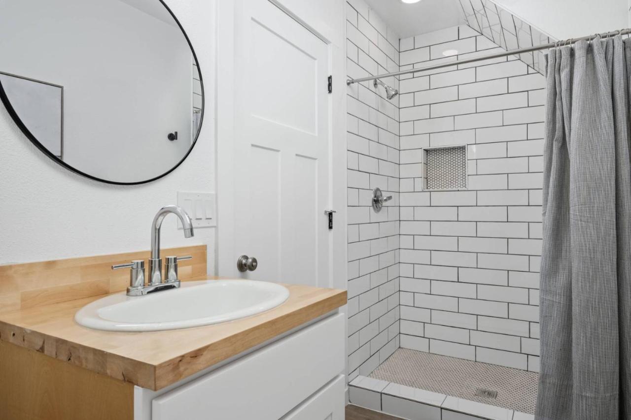 Ocean Rogue Inn Unit 12 Рокуэй-Бич Экстерьер фото