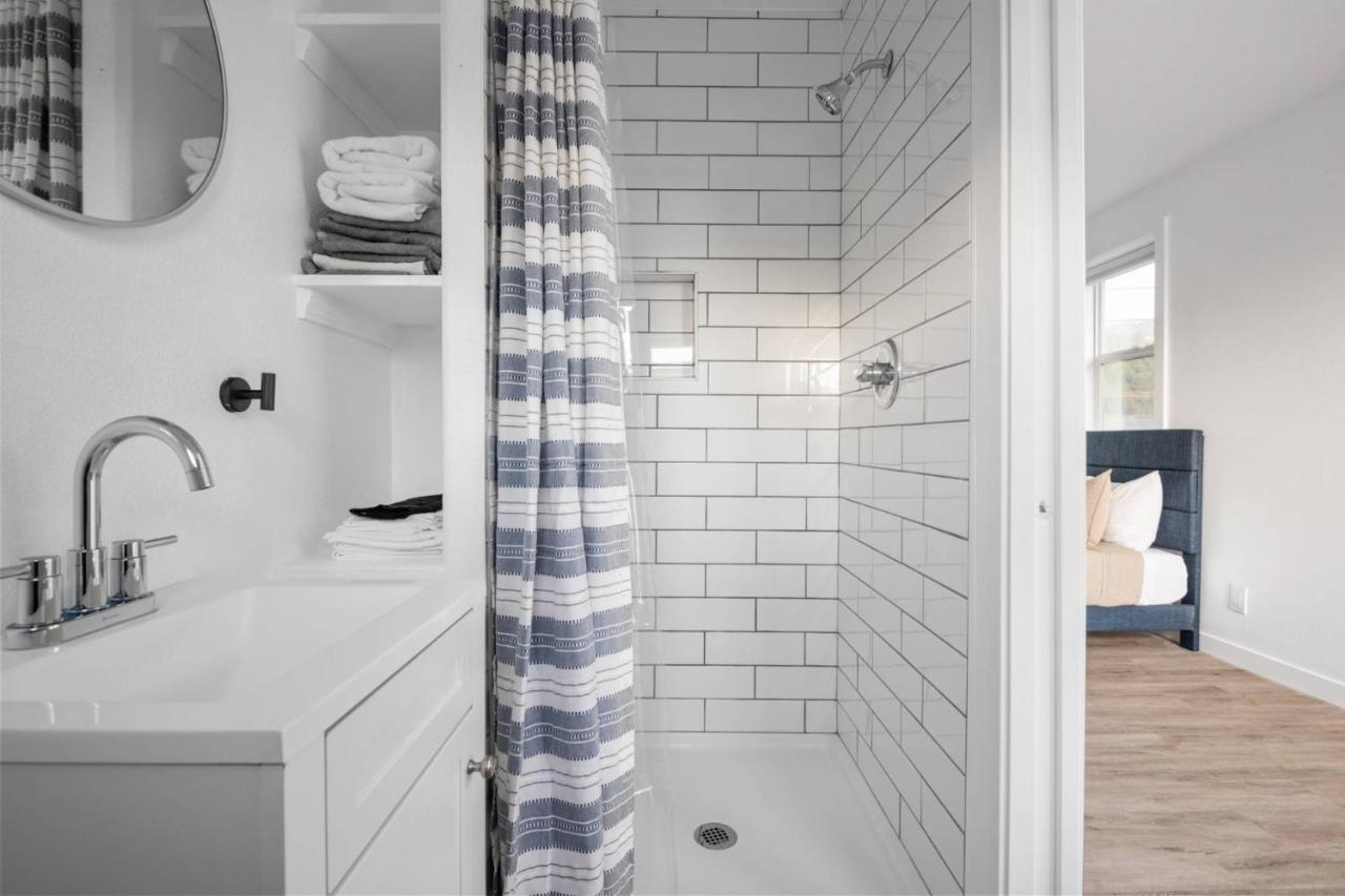 Ocean Rogue Inn Unit 12 Рокуэй-Бич Экстерьер фото